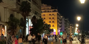 Θεσσαλονίκη: Βραδινή πεζοδρόμηση στη Λ. Νίκης ζητούν καταστηματάρχες Θεσσαλονίκη: Βραδινή πεζοδρόμηση στη Λ. Νίκης ζητούν καταστηματάρχες