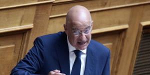 Δένδιας: Καμία διγλωσσία για το SAFE - 800.000 ευρώ κόστιζε η κατοικία ενός αξιωματικού Δένδιας: Καμία διγλωσσία για το SAFE - 800.000 ευρώ κόστιζε η κατοικία ενός αξιωματικού