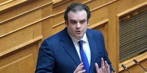 Πιερρακάκης για πρόταση εξαγοράς της ΕΧΑΕ από Euronext: Μας αναβαθμίζει στον διεθνή οικονομικό χάρτη Πιερρακάκης για πρόταση εξαγοράς της ΕΧΑΕ από Euronext: Μας αναβαθμίζει στον διεθνή οικονομικό χάρτη