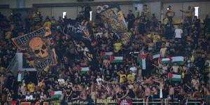 ΑΕΚ - Χάποελ Μπερ Σεβά: «Συναγερμός» για οπαδούς που έφτασαν στο γήπεδο με σημαίες της Παλαιστίνης ΑΕΚ - Χάποελ Μπερ Σεβά: «Συναγερμός» για οπαδούς που έφτασαν στο γήπεδο με σημαίες της Παλαιστίνης