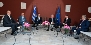 Η κότα το αυγό και η τοξικότητα στην πολιτική ζωή Η κότα το αυγό και η τοξικότητα στην πολιτική ζωή