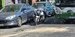 Σύγκρουση λεωφορείου με ΙΧ στα Πατήσια - Διακοπή κυκλοφορίας στην Αχαρνών Σύγκρουση λεωφορείου με ΙΧ στα Πατήσια - Διακοπή κυκλοφορίας στην Αχαρνών