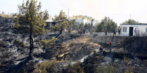 Πύρινος εφιάλτης και στην Τουρκία - Χιλιάδες άνθρωποι απομακρύνονται από τα σπίτια τους Πύρινος εφιάλτης και στην Τουρκία - Χιλιάδες άνθρωποι απομακρύνονται από τα σπίτια τους