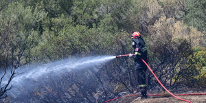 Οριοθετήθηκε η φωτιά στην Πολυτεχνειούπολη: Ενισχύονται οι δυνάμεις - Έκτακτες εκτροπές κυκλοφορίας Οριοθετήθηκε η φωτιά στην Πολυτεχνειούπολη: Ενισχύονται οι δυνάμεις - Έκτακτες εκτροπές κυκλοφορίας