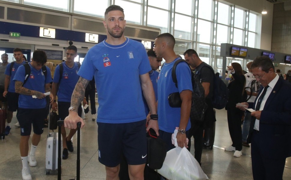 ΑΝΑΧΩΡΗΣΗ ΤΗΣ ΕΘΝΙΚΗΣ ΟΜΑΔΑΣ ΓΙΑ ΤΗΝ ΟΛΛΑΝΔΙΑ (ΜΑΡΚΟΣ ΧΟΥΖΟΥΡΗΣ / EUROKINISSI) ΑΝΑΧΩΡΗΣΗ ΤΗΣ ΕΘΝΙΚΗΣ ΟΜΑΔΑΣ ΓΙΑ ΤΗΝ ΟΛΛΑΝΔΙΑ (ΜΑΡΚΟΣ ΧΟΥΖΟΥΡΗΣ / EUROKINISSI)