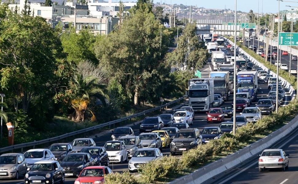 ΜΠΟΤΙΛΙΑΡΙΣΜΑ ΣΤΙΣ ΛΕΩΦΟΡΟΥΣ ΚΗΦΙΣΟΥ ΚΑΙ ΚΗΦΙΣΙΑΣ (ΜΙΧΑΛΗΣ ΚΑΡΑΓΙΑΝΝΗΣ/EUROKINISSI)