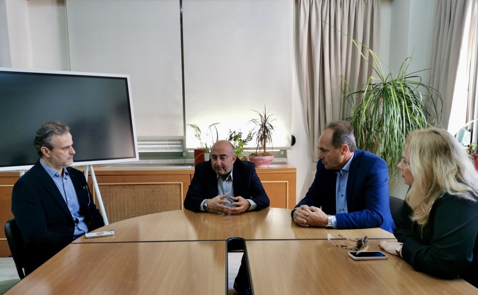 Σάββας Χαραλαμπίδης, Γενικός Διευθυντής Gilead, Νικόλαος Σακκάς, Δήμαρχος Τρικκαίων, Παναγιώτης Ντιντής, Αντιδήμαρχος Κοινωνικής Μέριμνας Δήμου Τρικκαίων, Βίκυ Τσάμη Director Public Affairs Gilead