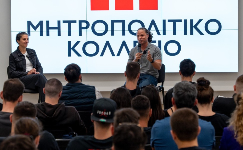 Η Κάρλι Λόιντ και ο Κόμπι Τζόουνς Η Κάρλι Λόιντ και ο Κόμπι Τζόουνς