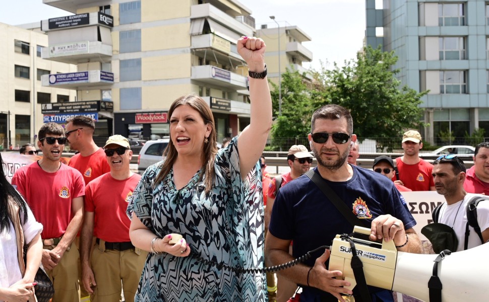 Η πρόεδρος της Πλεύσης Ελευθερίας στην κινητοποίηση των πυροσβεστών / Eurokinissi