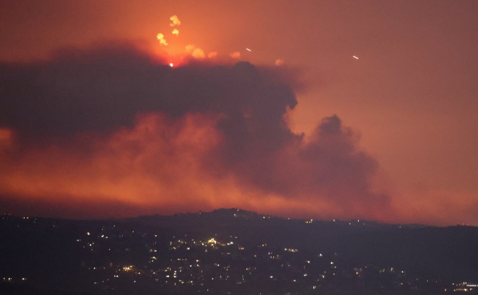 Σφοδρή πυραυλική επίθεση του Ισραήλ στα σύνορα με τον Λίβανο / Reuters