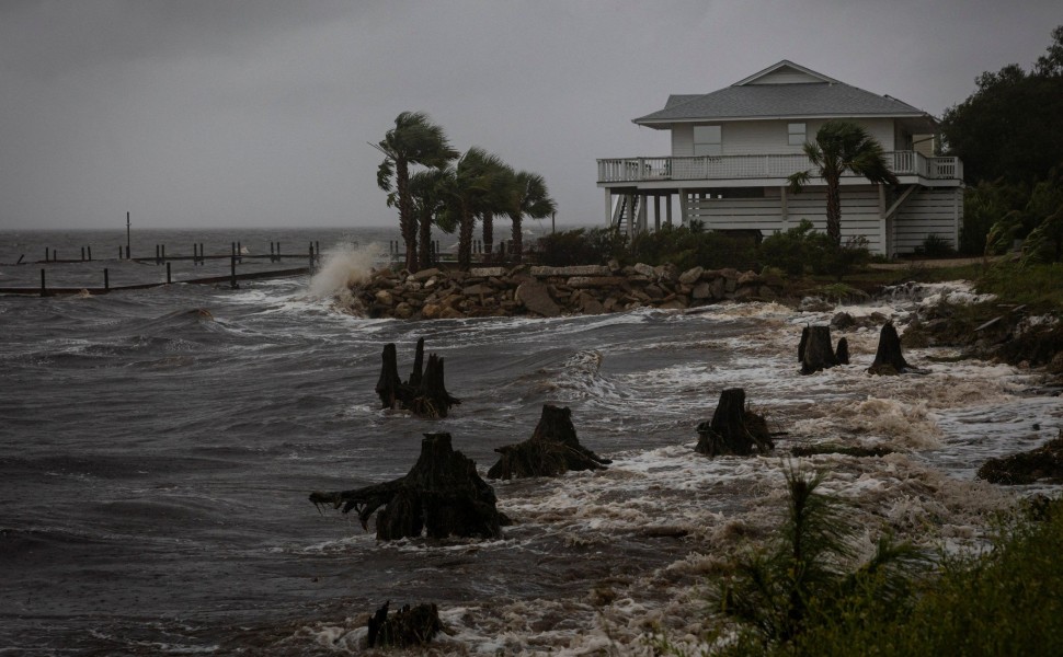 Hurricane Helene intensifies before its expected landfall on Florida’s Big Bend, Marco Bello/Reuters