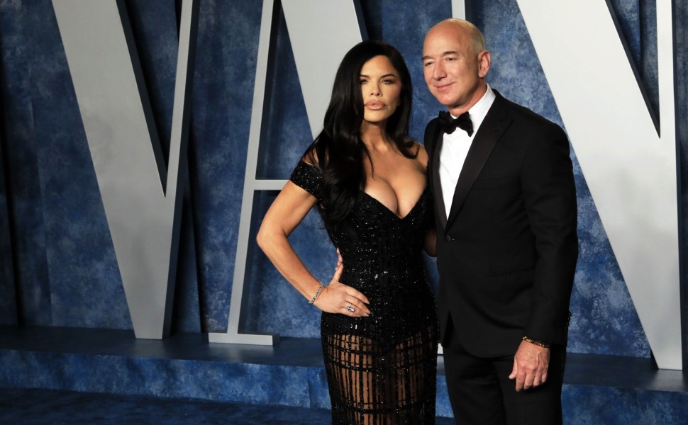 Jeff Bezos & Lauren Sanchez / φωτ. αρχείου ΑΠΕ ΕΡΑ