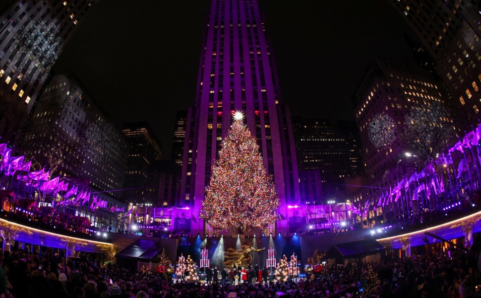 Christmas Tree lighting ceremony in Manhattan - Reuters