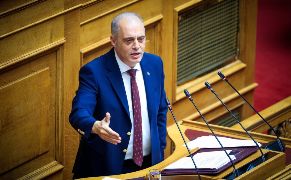 Νέο παραλήρημα από τον Κυριάκο Βελόπουλο στη Βουλή για την τραγωδία των Τεμπών / πηγή: Eurokinissi Νέο παραλήρημα από τον Κυριάκο Βελόπουλο στη Βουλή για την τραγωδία των Τεμπών / πηγή: Eurokinissi