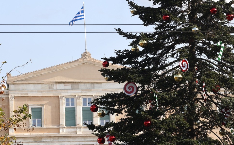 Εικόνα από την «χριστουγεννιάτικη» Πλατεία Συντάγματος (φωτο: Ιntime)