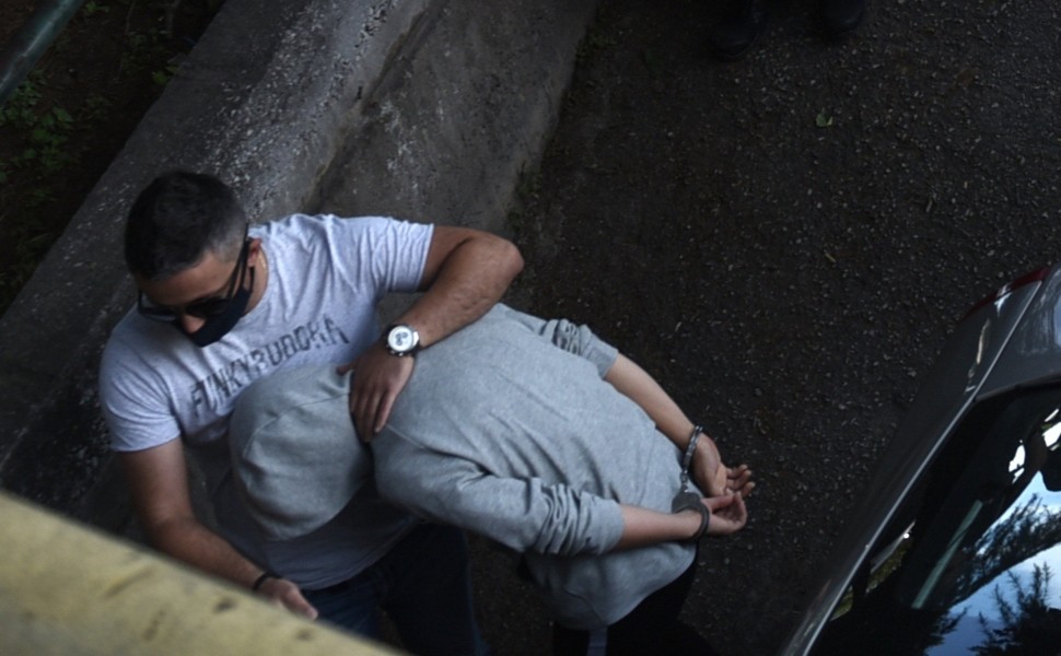 Μεταγωγή της 37χρονης στα δικαστήρια. Φωτό: ΠΑΠΑΝΙΚΟΣ ΓΙΑΝΝΗΣ/INTIME Μεταγωγή της 37χρονης στα δικαστήρια. Φωτό: ΠΑΠΑΝΙΚΟΣ ΓΙΑΝΝΗΣ/INTIME