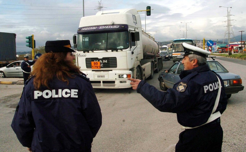 Σαρωτικοί ήταν οι έλεγχοι της Τροχαίας Αττικής στα φορτηγά/EUROKINISSI