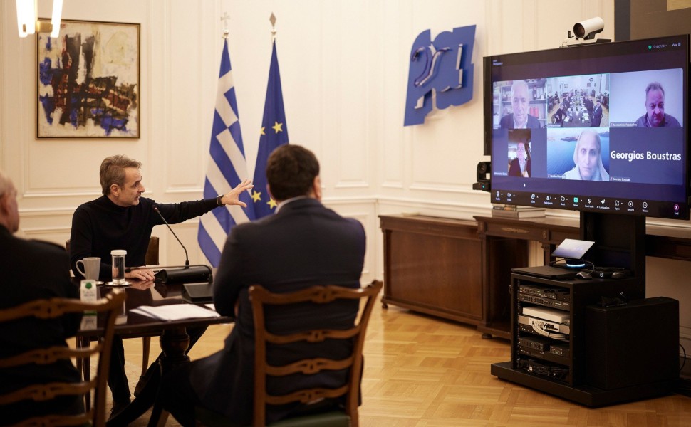 Στιγμιότυπο από τη σύσκεψη υπό τον Πρωθυπουγό Κυριάκο Μητσοτάκη στο Μέγαρο Μαξίμου/ΓΡΑΦΕΙΟ ΤΥΠΟΥ ΠΡΩΘΥΠΟΥΡΓΟΥ