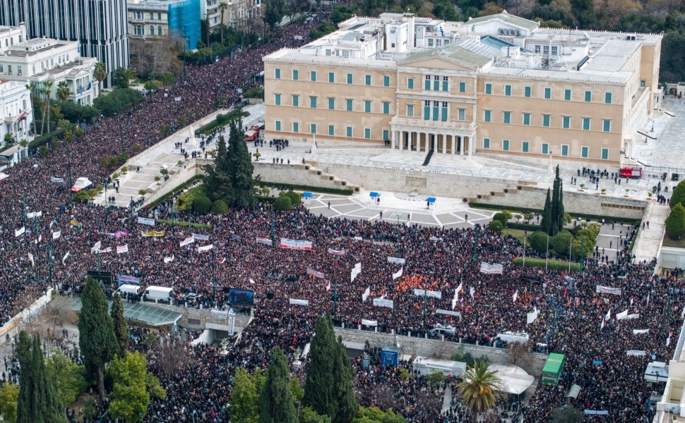 Η συγκέντρωση στην Αθήνα για τα Τέμπη, την Παρασκευή 28/2, ήταν από τις μεγαλύτερες της μεταπολίτευσης. Φωτό: EUROKINISSI