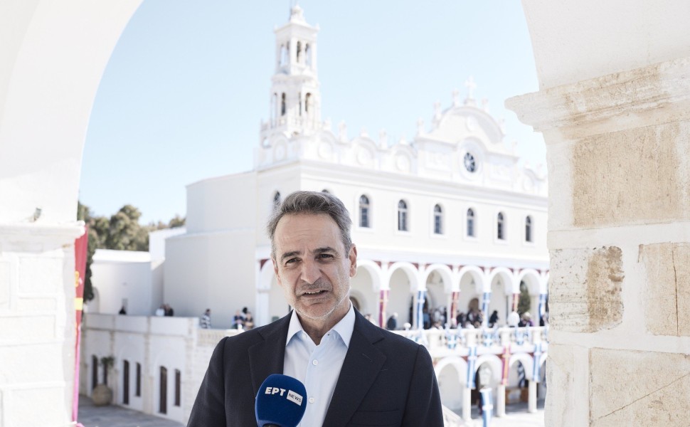 Ο Κυριάκος Μητσοτάκης στην Τήνο για το Πάσχα / Γραφείο Τύπου του Πρωθυπουργού