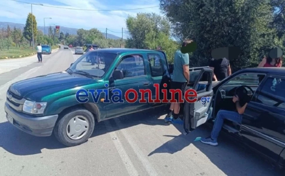 Τροχαίο στην Εύβοια / Eviaonline Τροχαίο στην Εύβοια / Eviaonline