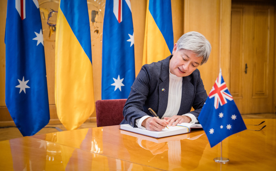 Η Αυστρακιανή ΥΠΕΞ Penny Wong (Photo by Eduard Kryzhanivskyi/Ministry of Foreign Affairs of Ukraine/Global Images Ukraine via Getty Images) Η Αυστρακιανή ΥΠΕΞ Penny Wong (Photo by Eduard Kryzhanivskyi/Ministry of Foreign Affairs of Ukraine/Global Images Ukraine via Getty Images)