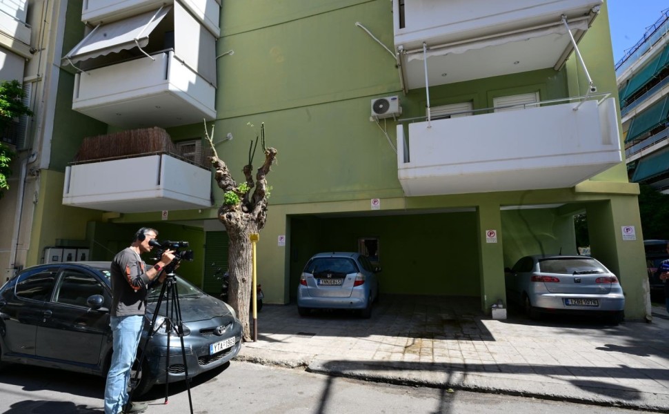 Η πολυκατοικία στην γειτονιά της Καλλιθέας όπου έπεσε νεκρός από πυροβολισμούς ο 42χρονος Αιγύπτιος/Φωτ. EUROKINISSI