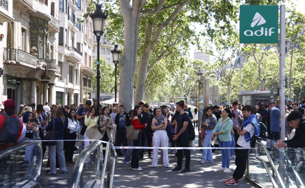 Μαζικό μπλακάουτ σε πολλές πόλεις της Ισπανίας αλλά και της Πορτογαλίας / Φωτογραφία ΑΠΕ - EPA Μαζικό μπλακάουτ σε πολλές πόλεις της Ισπανίας αλλά και της Πορτογαλίας / Φωτογραφία ΑΠΕ - EPA