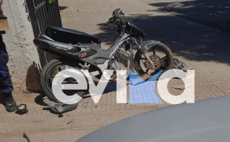 Η μηχανή που οδηγούσε ο ντελιβεράς/Φωτ. evima.gr Η μηχανή που οδηγούσε ο ντελιβεράς/Φωτ. evima.gr