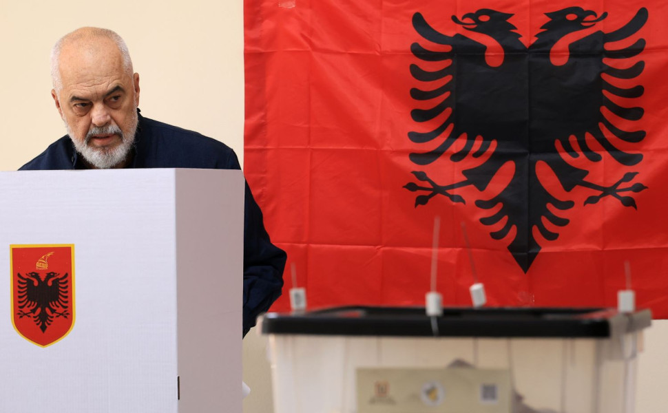 Νέα θητεία στην πρωθυπουργία της Αλβανίας κερδίζει ο Εντι Ράμα, σύμφωνα με τα exit polls/ΑΠΕ-ΜΠΕ Νέα θητεία στην πρωθυπουργία της Αλβανίας κερδίζει ο Εντι Ράμα, σύμφωνα με τα exit polls/ΑΠΕ-ΜΠΕ