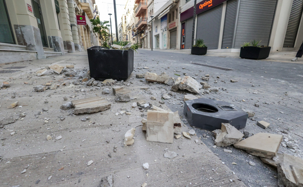 Ζημιές από τον σεισμό των 6,1 Ρίχτερ στην Κρήτη / Φωτ.: Eurokinissi Ζημιές από τον σεισμό των 6,1 Ρίχτερ στην Κρήτη / Φωτ.: Eurokinissi