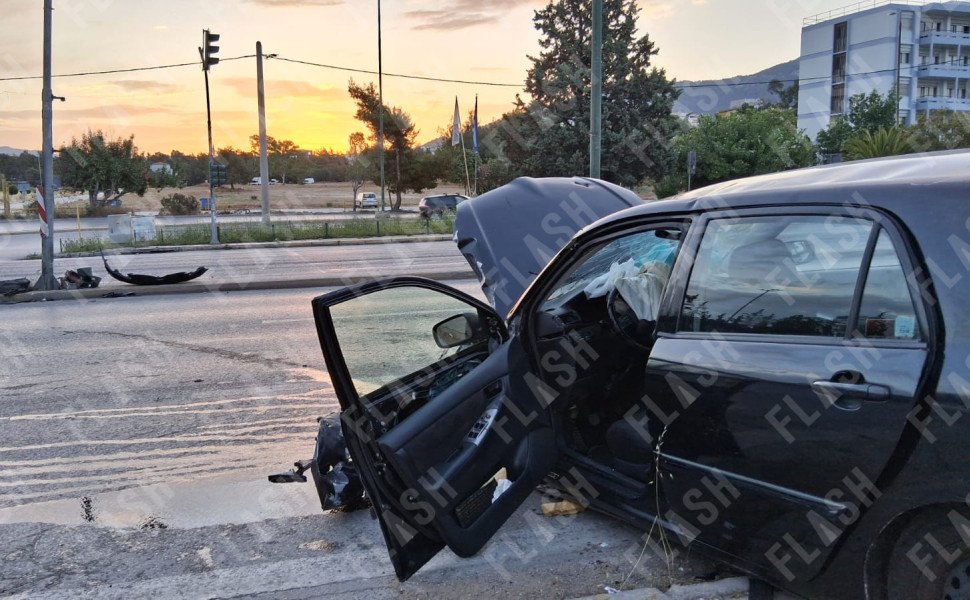 Τροχαίο στην Κατεχάκη / Φωτ.: flash.gr Τροχαίο στην Κατεχάκη / Φωτ.: flash.gr