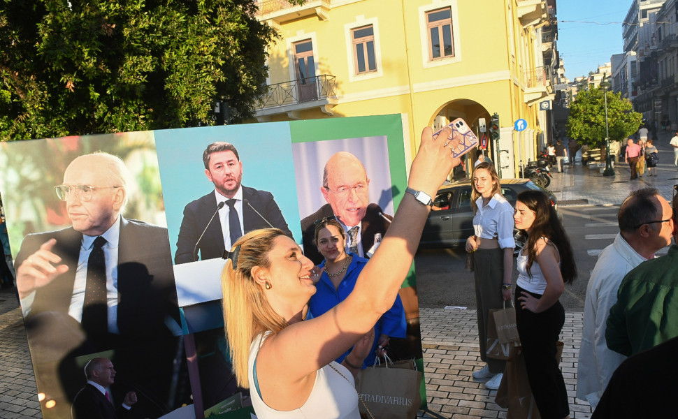 Προεκλογική συγκέντρωση του Ν. Ανδρουλάκη στην Πάτρα / Φωτ. Ιntime Προεκλογική συγκέντρωση του Ν. Ανδρουλάκη στην Πάτρα / Φωτ. Ιntime