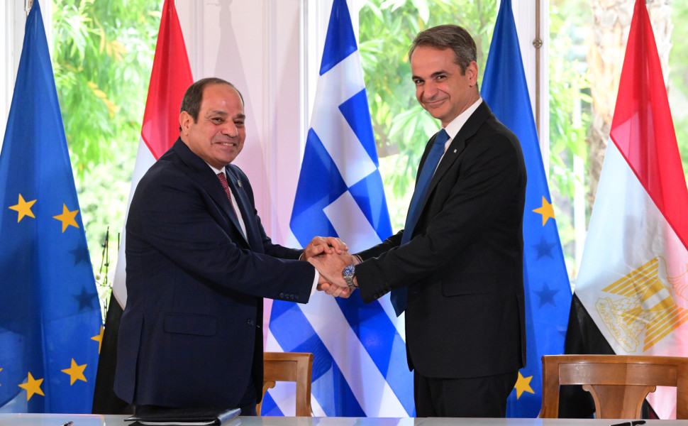 Ο Κυριάκος Μητσοτάκης με τον Αμπντέλ Φατάχ αλ Σίσι / Φωτ.: Eurokinissi Ο Κυριάκος Μητσοτάκης με τον Αμπντέλ Φατάχ αλ Σίσι / Φωτ.: Eurokinissi