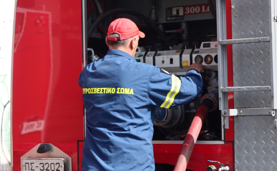 Μεγάλη είναι η κινητοποίηση της πυροσβεστικής για τη φωτιά που καίει στον Ασπρόπυργο/Φωτ. αρχείου EUROKINISSI