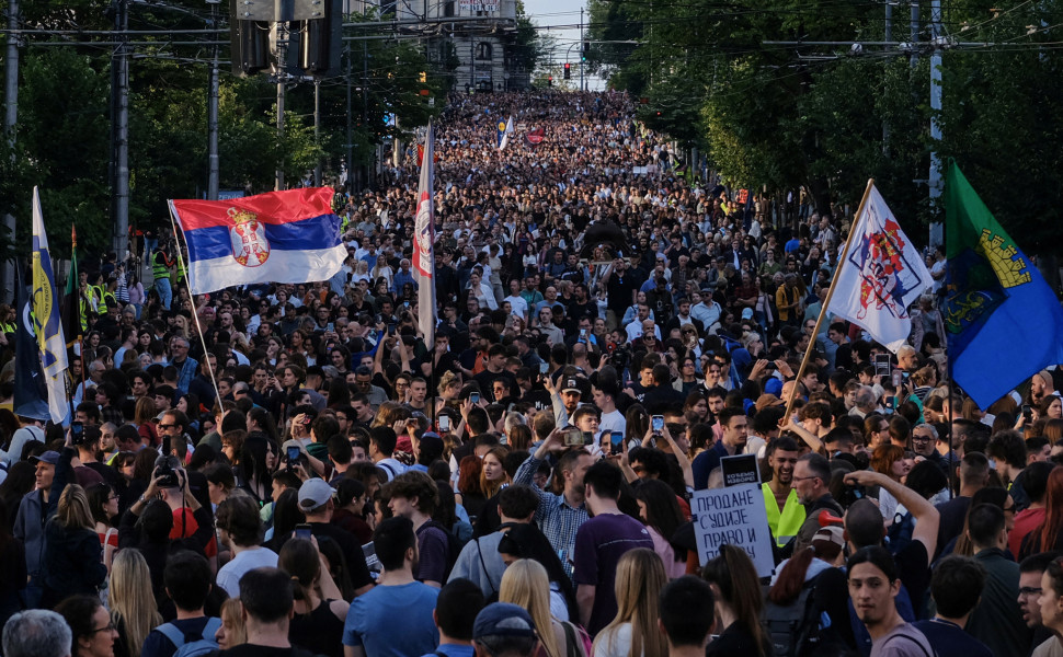 Διαδηλώσεις φοιτητών με αίτημα την διεξαγωγή πρόωρων βουλευτικών εκλογών / Reuters