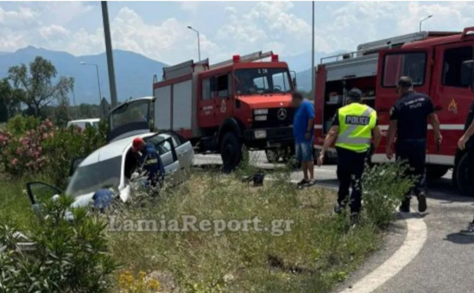 Στιγμιότυπο από το σημείο του ατυχήματος στη Φθιώτιδα/Φωτ. LAMIARΕPORT Στιγμιότυπο από το σημείο του ατυχήματος στη Φθιώτιδα/Φωτ. LAMIARΕPORT