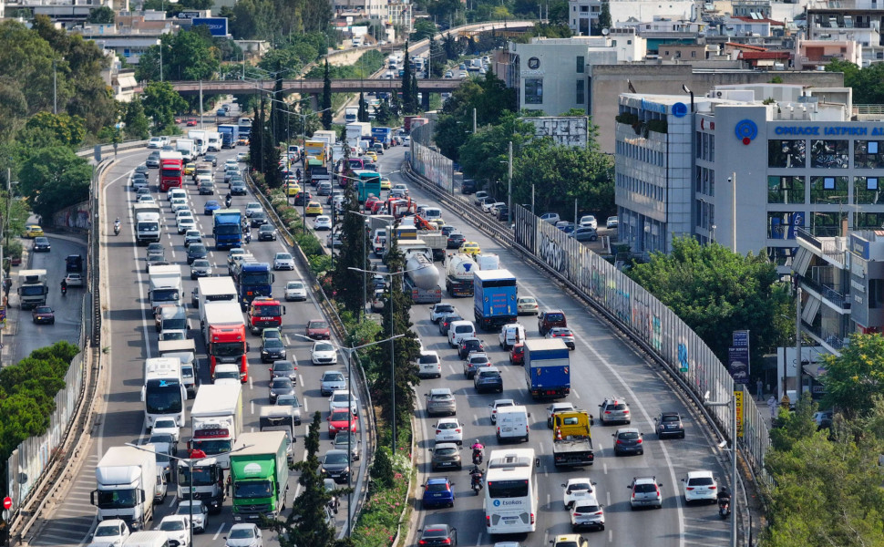 Αεροφωτογραφία από κίνηση στον Κηφισό / Φωτ.: Eurokinissi Αεροφωτογραφία από κίνηση στον Κηφισό / Φωτ.: Eurokinissi
