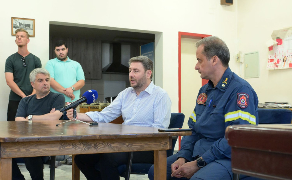 Ο Νίκος Ανδρουλάκης στην έδρα της Πυροσβεστικής Υπηρεσίας, στην Τρίπολη/Φωτ. EUROKINISSI Ο Νίκος Ανδρουλάκης στην έδρα της Πυροσβεστικής Υπηρεσίας, στην Τρίπολη/Φωτ. EUROKINISSI