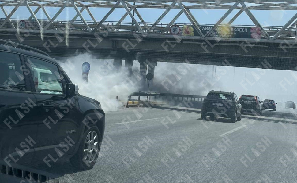 Φωτιά σε όχημα στον Κηφισό Φωτιά σε όχημα στον Κηφισό