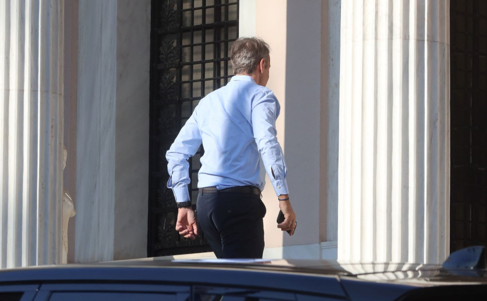 Ο πρωθυπουργός Κυριάκος Μητσοτάκης προσέρχεται στο Μέγαρο Μαξίμου για τη συνεδρίαση του ΚΥΣΕΑ/Φωτ. EUROKINISSI Ο πρωθυπουργός Κυριάκος Μητσοτάκης προσέρχεται στο Μέγαρο Μαξίμου για τη συνεδρίαση του ΚΥΣΕΑ/Φωτ. EUROKINISSI