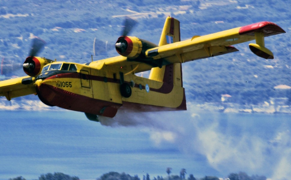 Συνεχείς αναζωπυρώσεις στην πυρκαγιά στο Λουτράκι, Τετάρτη 19 Ιουλίου 2023  (EUROKINISSI)