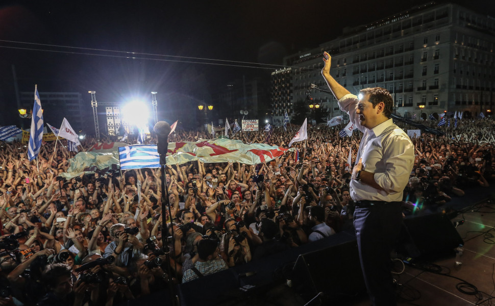 Ο Αλ. Τσίπρας στη συγκέντρωση υπέρ του ΟΧΙ στην πλατεία Συντάγματος στις 3 Ιουλίου του 2015 / Eurokinissi Ο Αλ. Τσίπρας στη συγκέντρωση υπέρ του ΟΧΙ στην πλατεία Συντάγματος στις 3 Ιουλίου του 2015 / Eurokinissi