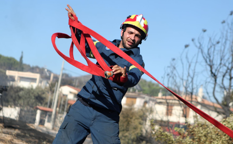 Στο οικόπεδο στην Παλια Χρωπεί επιχειρεί ισχυρή δύναμη της Πυροσβεστικής/Φωτ. αρχείου EUROKINISSI Στο οικόπεδο στην Παλια Χρωπεί επιχειρεί ισχυρή δύναμη της Πυροσβεστικής/Φωτ. αρχείου EUROKINISSI