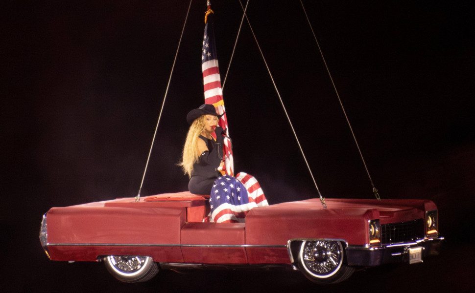 Η Beyonce πάνω στο ιπτάμενο αυτοκίνητο της ώρα συναυλίας / IMAGO Η Beyonce πάνω στο ιπτάμενο αυτοκίνητο της ώρα συναυλίας / IMAGO