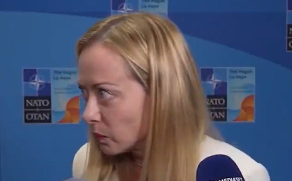 Τζόρτζια Μελόνι/Χ Τζόρτζια Μελόνι/Χ