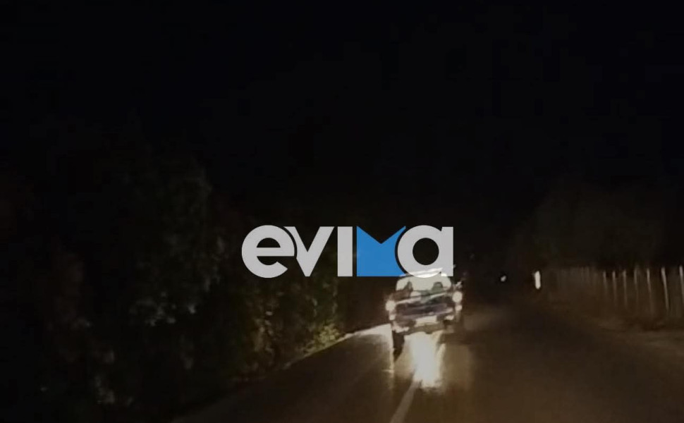 Αγροτικό κάνει τρελή πορεία σε επαρχιακό δρόμο της Εϋβοιας / Evima.gr Αγροτικό κάνει τρελή πορεία σε επαρχιακό δρόμο της Εϋβοιας / Evima.gr