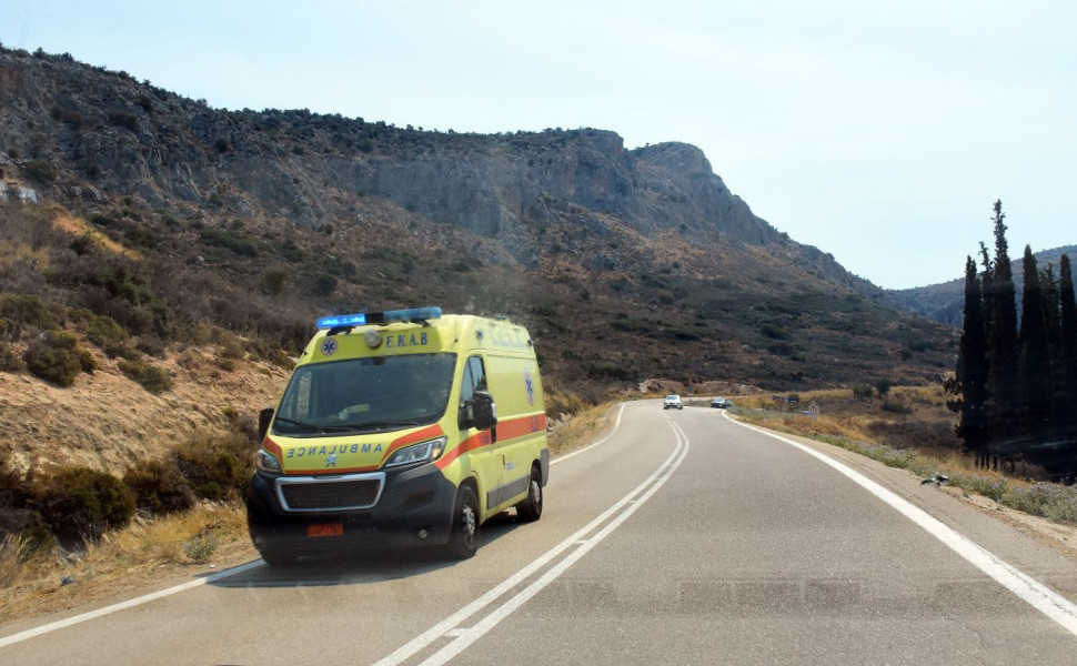 Ασθενοφόρο του ΕΚΑΒ/Φωτ. αρχείου EUROKINISSI Ασθενοφόρο του ΕΚΑΒ/Φωτ. αρχείου EUROKINISSI