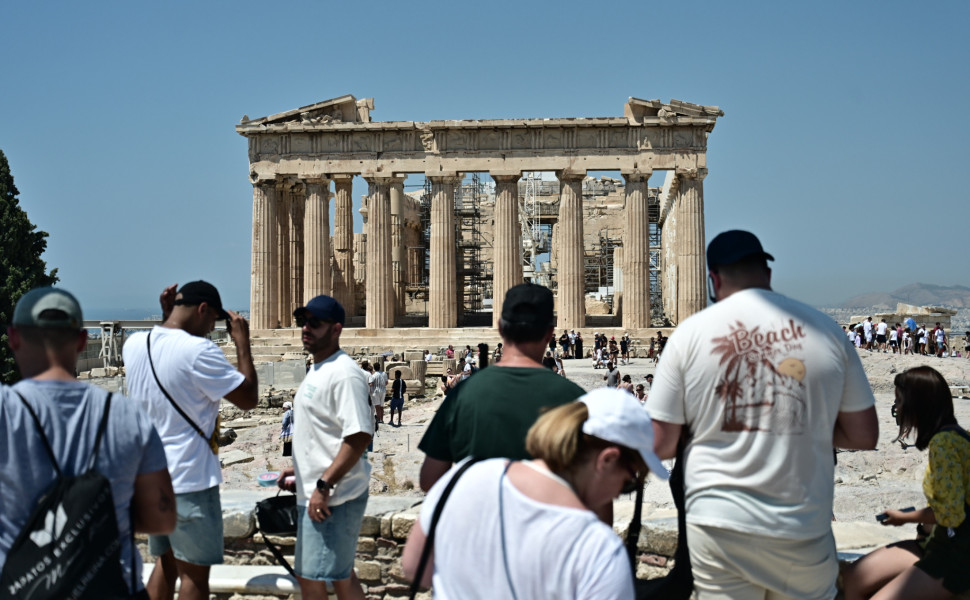 Τουρίστες στην Ακρόπολη/Eurokinissi Τουρίστες στην Ακρόπολη/Eurokinissi