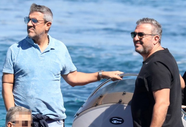 Ρέμος - Πηλαδάκης: Κατεδαφίζεται το εκκλησάκι τους στη Μύκονο «Έδωσαν μεγάλο αγώνα για να το σώσουν» Ρέμος - Πηλαδάκης: Κατεδαφίζεται το εκκλησάκι τους στη Μύκονο «Έδωσαν μεγάλο αγώνα για να το σώσουν»